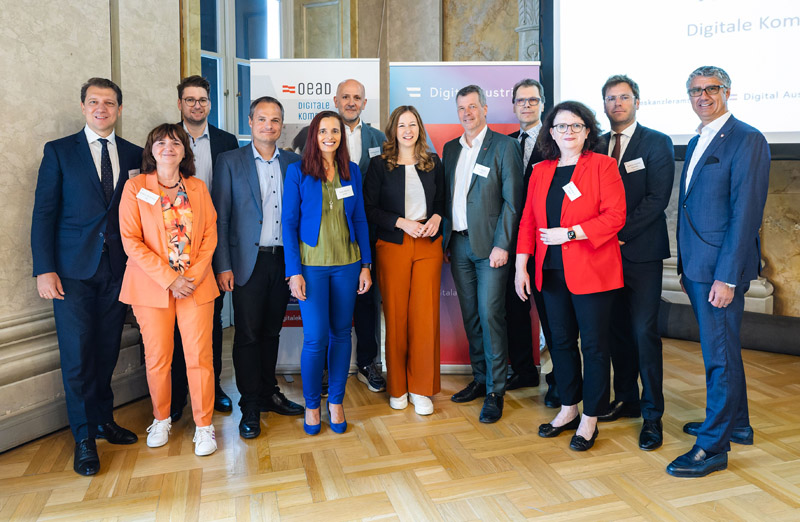 3_Speakerfoto_von_der_Kick-off_Veranstaltung_zum_Thema_KI-Literacy.jpg