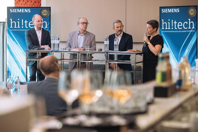 Podiumstalk mit Panellisten und Moderatorin