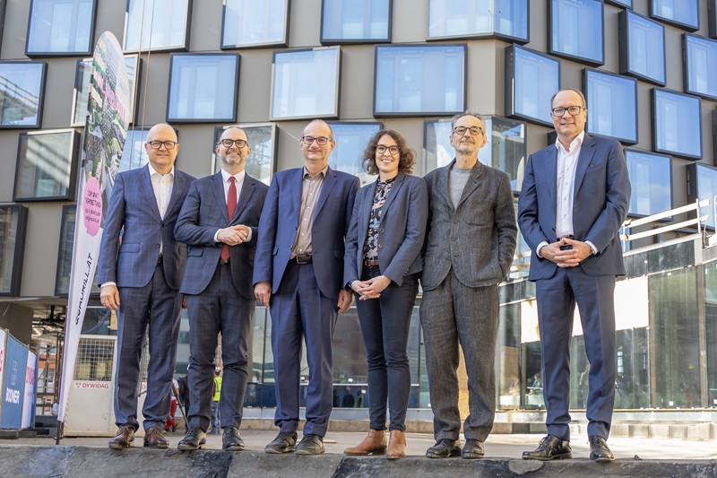 Dachgleiche beim Großbauprojekt QUADRILL in der Tabakfabrik Linz