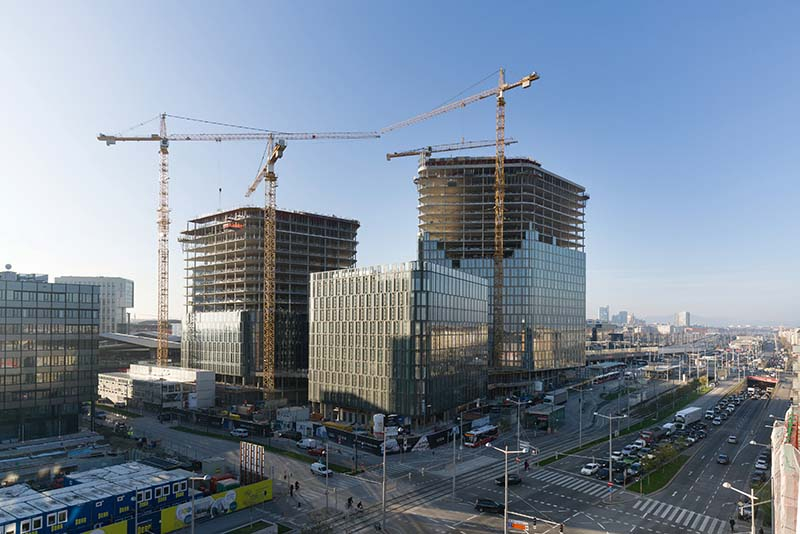 Foto: Der von der Porr errichtete multifunktionale Bürokomplex The Icon Vienna am  Wiener Hauptbahnhof zählt neben dem  Austria Campus am ehemaligen Nordbahnhof zu den wichtigsten Fertigstellungen 2018. 