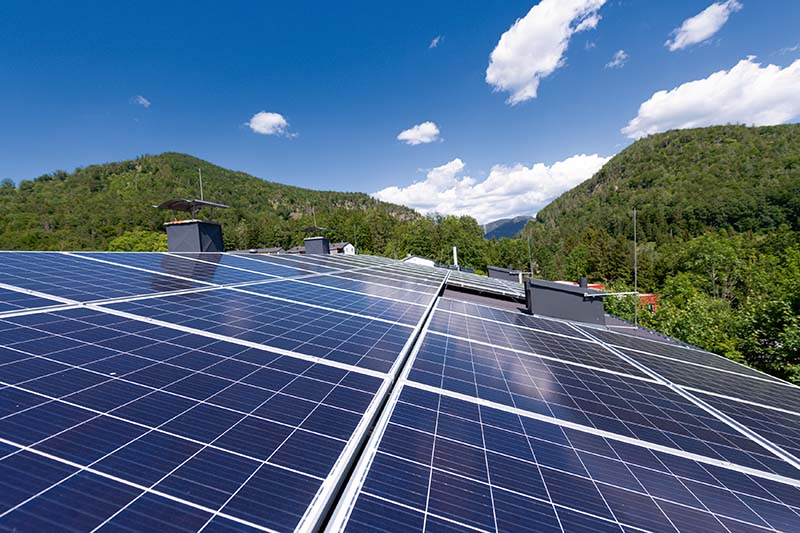 Foto: Photovoltaik für Privat- und Gewerbekunden
